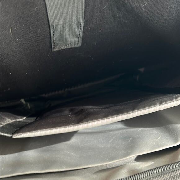 Kensington Contour Pro 17" Laptop Carrying Case - Picture 6 of 12